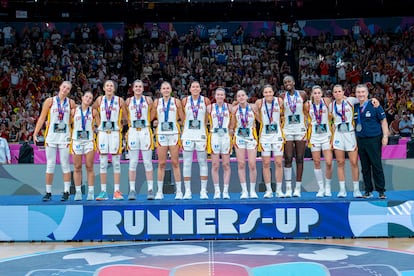 Las jugadoras de España tras perder la final del Eurobasket femenino contra Bélgica.