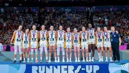 Las jugadoras de España tras perder la final del Eurobasket femenino contra Bélgica.