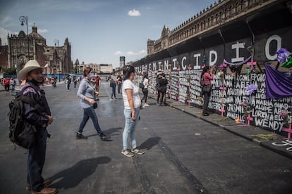 El despliegue de seguridad en el centro histórico de Ciudad de México ante las manifestaciones del 8 de marzo se ha convertido en uno de los símbolos de este Día Internacional de la Mujer.