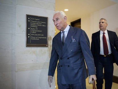 Roger Stone, en primer plano, llega al Congreso de EE UU el pasado 26 de septiembre para testificar sobre la trama rusa.