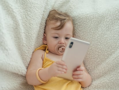 A recent study recommends limiting screen time during the first year of life.