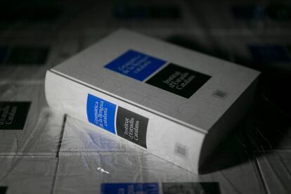Pel que fa a la llengua formal o estàndard, els canvis de la nova gramàtica no són pas gaires.