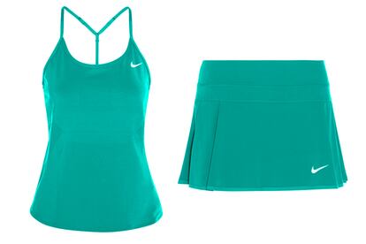 Conjunto para jugar al tenis de Nike. El top cuesta 50 y la falda 55 euros.