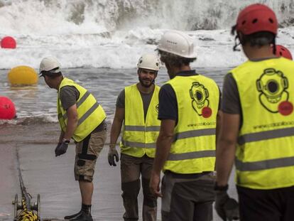 Telefónica ficha a Société Générale y a Greenhill para vender el cable de Telxius