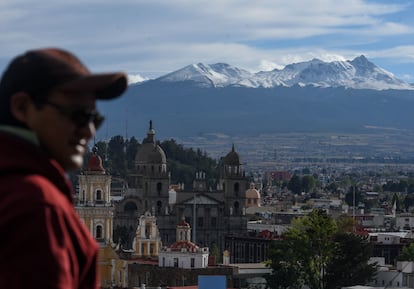 El Volcn Xinantcatl desde la ciudad de Toluca durante un frente fro el pasado mes de febrero. 