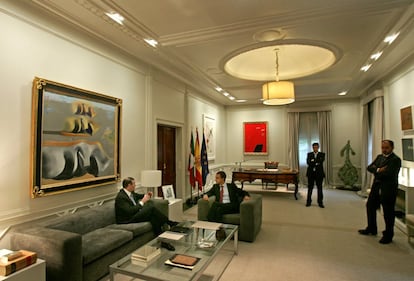 El presidente Zapatero y el lehendakari Ibarretxe reunidos en el despacho oficial de La Moncloa en 2007.
