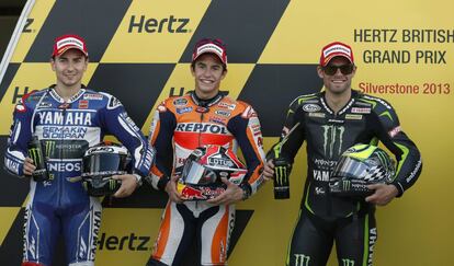 Márquez, flanqueado por Lorenzo y Crutchlow.