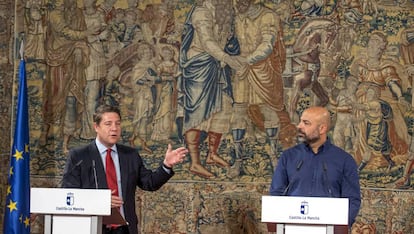 El presidente de Castilla-La Mancha, Emiliano Garc&iacute;a-Page, y el secretario general regional de Podemos, Jos&eacute; Garc&iacute;a Molina.