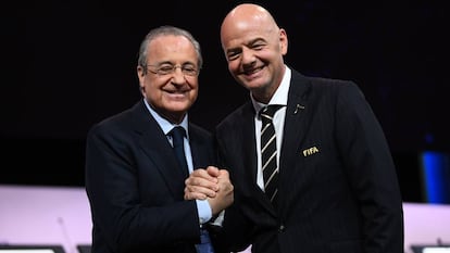 Florentino Pérez saluda a Gianni Infantino.