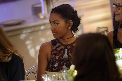 Sasha Obama, hija del presidente estadounidense, durante la cena que se ofreció en la Casa Blanca en honor al ministro canadiense y su esposa.