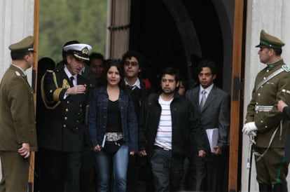 Representantes de los estudiantes acuden a La Moneda para reunirse con el presidente Piñera.