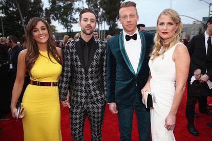 Otros triunfadores de la noche: Ryan Lewis y Ben 'Macklemore' Haggerty, acompañados por Jackie Ganger yTricia Davis, respectivamente.