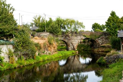 El puente que separa Rihonor de Castilla, en España, de Río de Onor, en Portugal.
