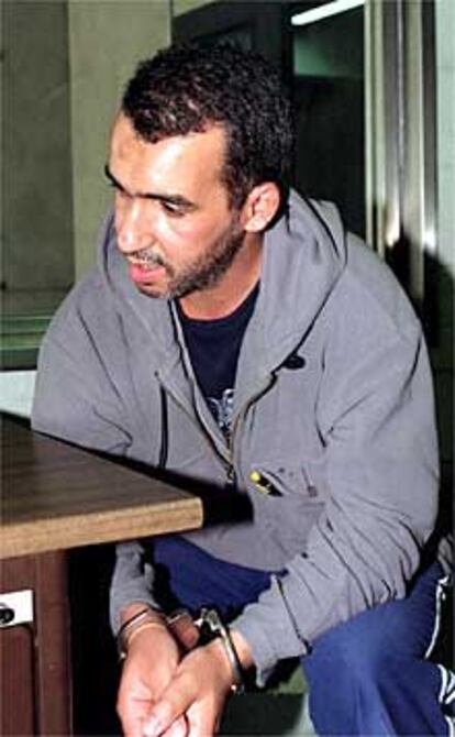 Mohamed Belazziz, en dependencias policiales españolas tras ser detenido.