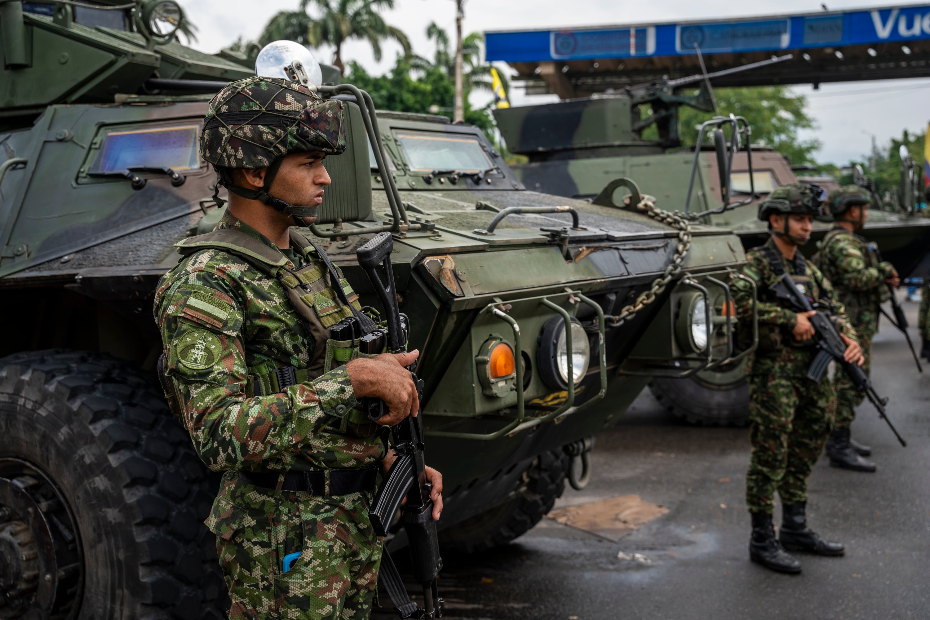 Militares resguardan el Puente Internacional Simón Bolívar, en Cúcuta, el 5 de enero.