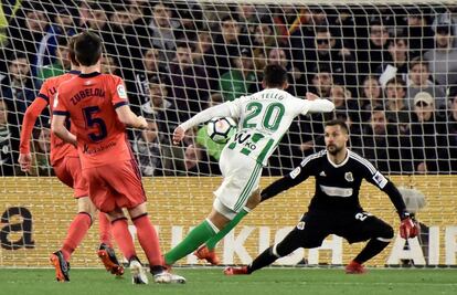 Moyà hace una gran parada a Tello.