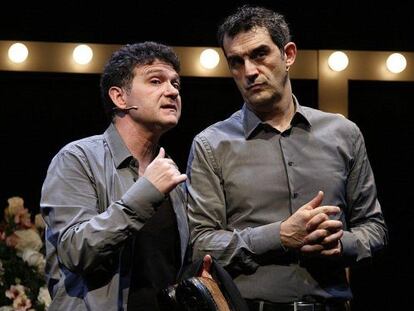 Carles Alberola (a la izquierda) y Alfred Picó, en una escena de '¡Que tengamos suerte!'.