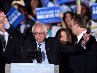 Bernie Sanders celebra la victoria en New Hampshire.