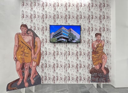 Instalación de Diana Larrea dedicada a Justa Pagés en la exposición 'Casas y calles', en la galería Espacio Mínimo.