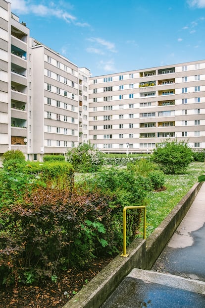 Courtyard of the building where Barbara Schubert resides in Vienna.

