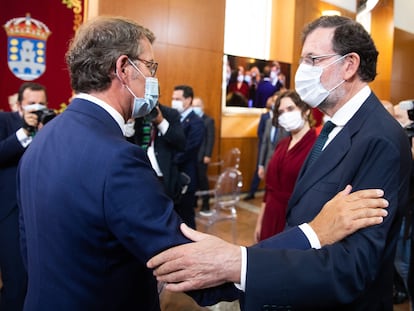 Feijóo y Rajoy, en Santiago durante el reciente acto de investidura del primero como presidente de la Xunta.