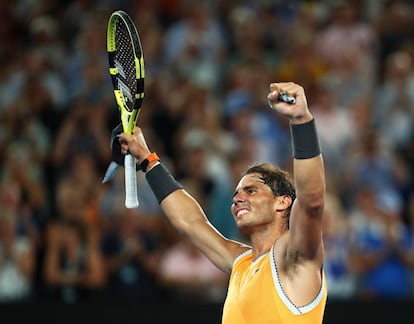 Rafa Nadal celebrando su victoria en semifinales del Open de Australia 2019 contra Stefanos Tsitsipas.