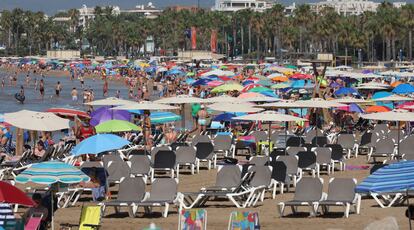 Playa de Llevant en Salou, un día de agosto.