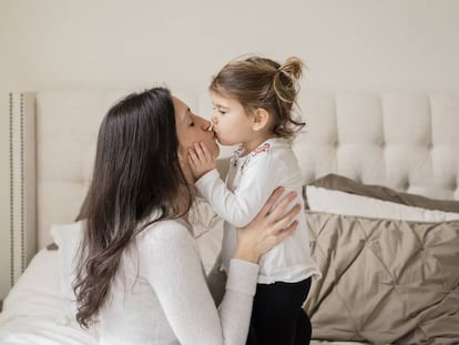 ¿Besos en la boca a los hijos? Buenas razones para hacerlo con sentido