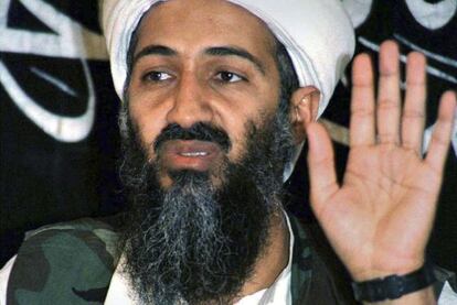 Osama bin Laden en una rueda de prensa en Kabul (Afganist&aacute;n) en 1998