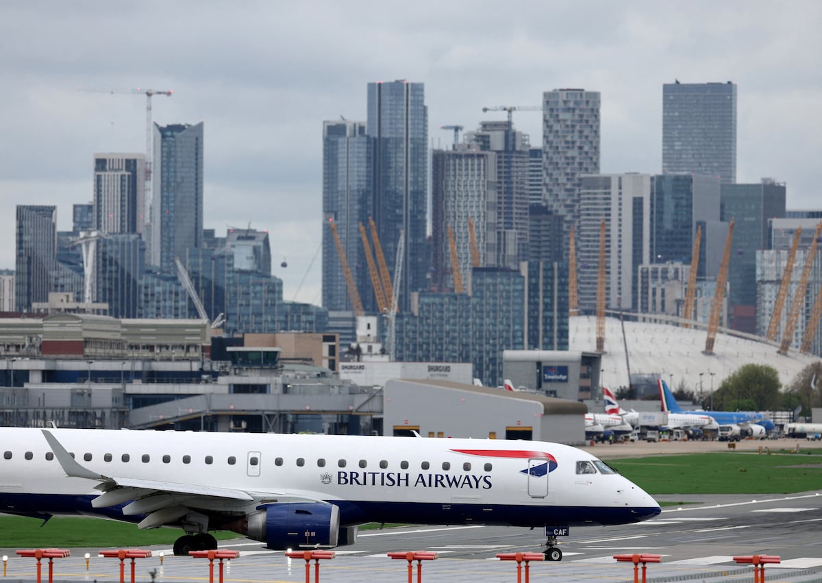 Opendoor's Revenue Dips to $915M Amid Wider Losses, Forecasts Tough Q4 Ahead