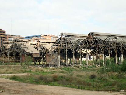 Naves de la vieja fábrica química Cross, en Valencia