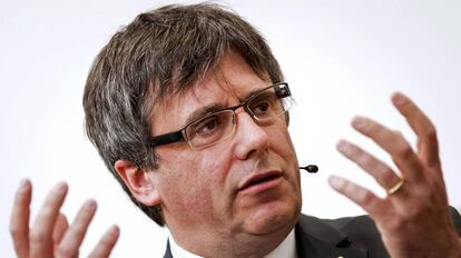 El expresidente de la Generalitat, Carles Puigdemont, durante la charla en la Universidad de Ámsterdam.