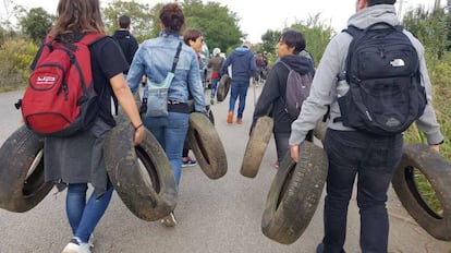 CDR activists on their way to block a road in Barcelona.