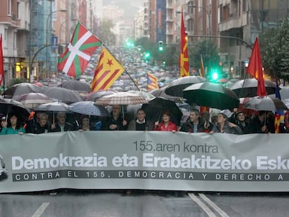 Cabeza de la manifestación contra la aplicación del 155 en Bilbao.