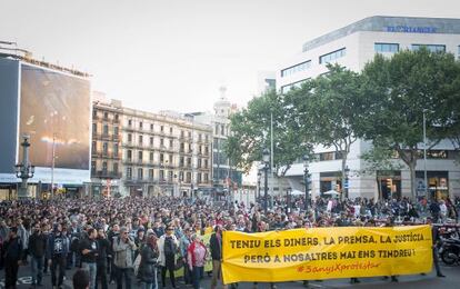 Dues mil persones es manifesten contra la sent&egrave;ncia.