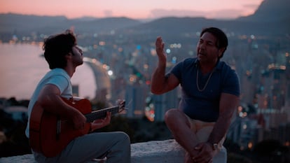 Yerai Corts y su padre, en el documental 'La guitarra flamenca de Yerai Corts'