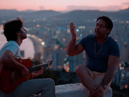 Yerai Cortés y su padre, en el documental 'La guitarra flamenca de Yerai Cortés'