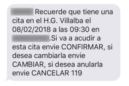 SMS enviado desde Quironsalud en el que se requiere contestar por sms. En la imagen se ha ocultado el nombre del destinatario y el servicio médico.