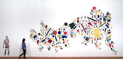 Gran Bretaña vista desde el norte (1981), obra de Tony Cragg, en la Fundación Juan March.