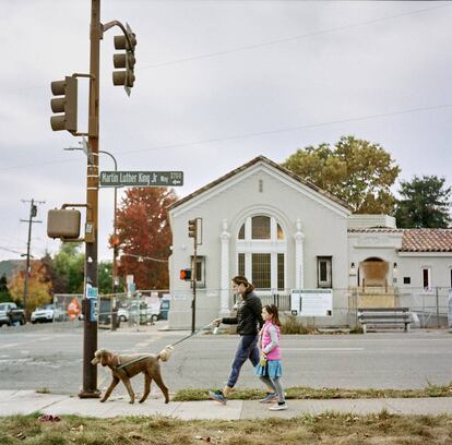 Edificio que albergaba Rainbow Sign en South Berkeley.