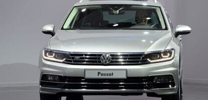 Vista de un Volkswagen Passat.