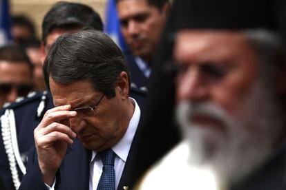 Anastasiades, en los actos de homenaje a los fallecidos en la guerra contra los ingleses, este lunes en Nicosia.