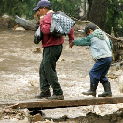 El resto de las cifras no son menos dramáticas: sólo en Guatemala hay 44.000 daminificados, 31.000 personas atendidas y casi 5.000 viviendas afectadas.