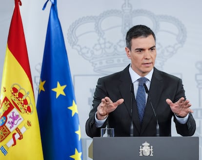 El presidente del Gobierno, Pedro Sánchez, comparece ante los medios, este jueves en La Moncloa.