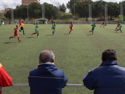 Un partido de fútbol base en la Comunidad de Madrid.