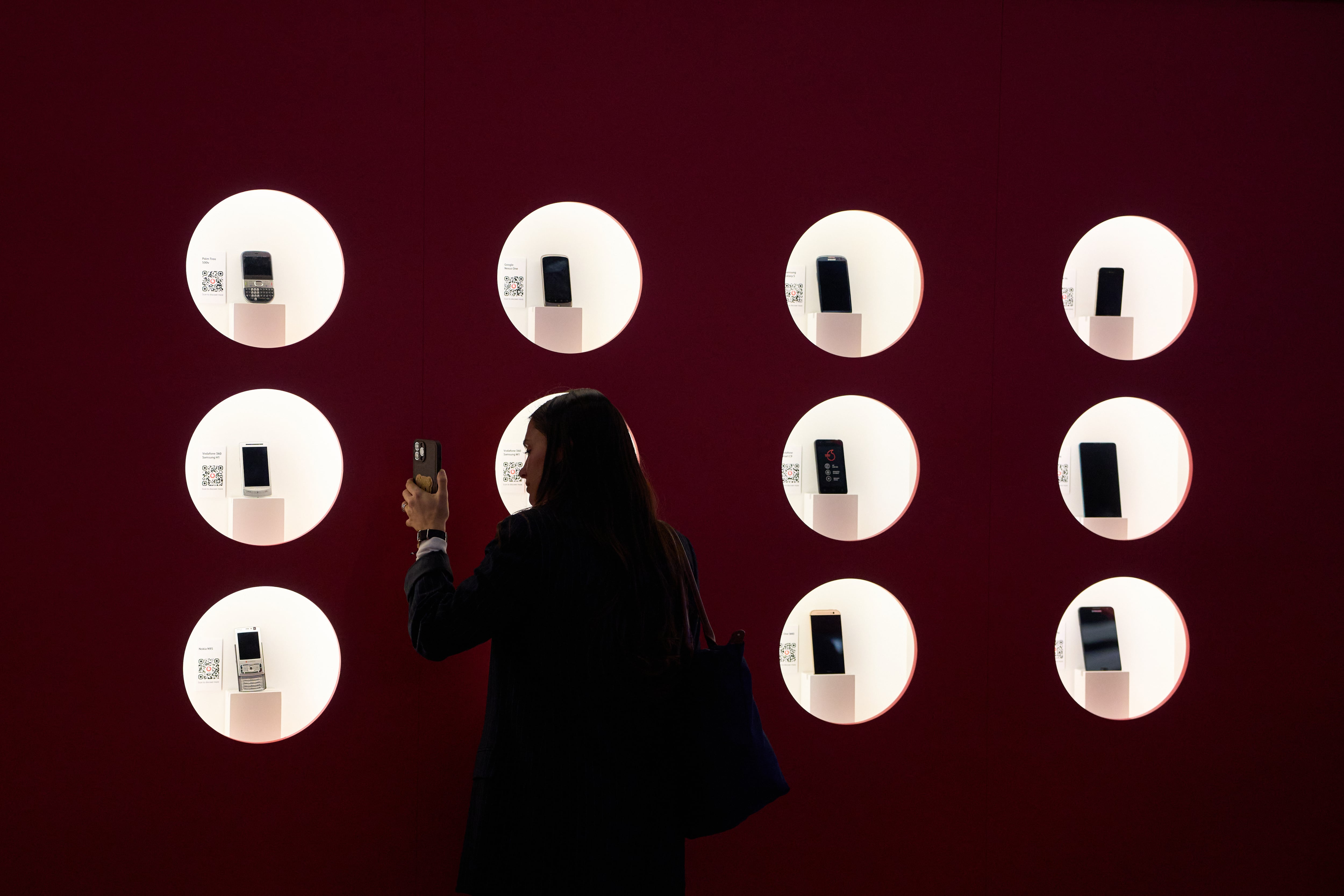 La subida en los precios de las memorias acecha a los móviles y marca el MWC 2026