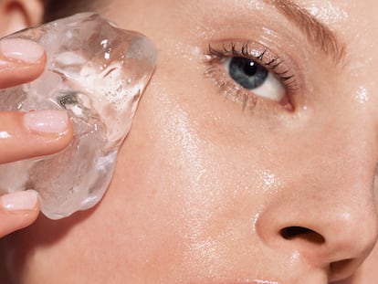 Baños de hielo para deshinchar el rostro, ¿de verdad funciona el truco de Kylie Jenner?