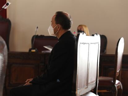 El sacerdote José Luis Galán, condenado por abusos a una menor, durante su declaración en la Audiencia Provincial de Toledo en 2021.