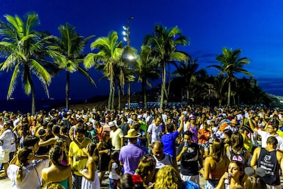 Fiesta de carnaval en el parque Garota de Ipanema, en Río de Janeiro.