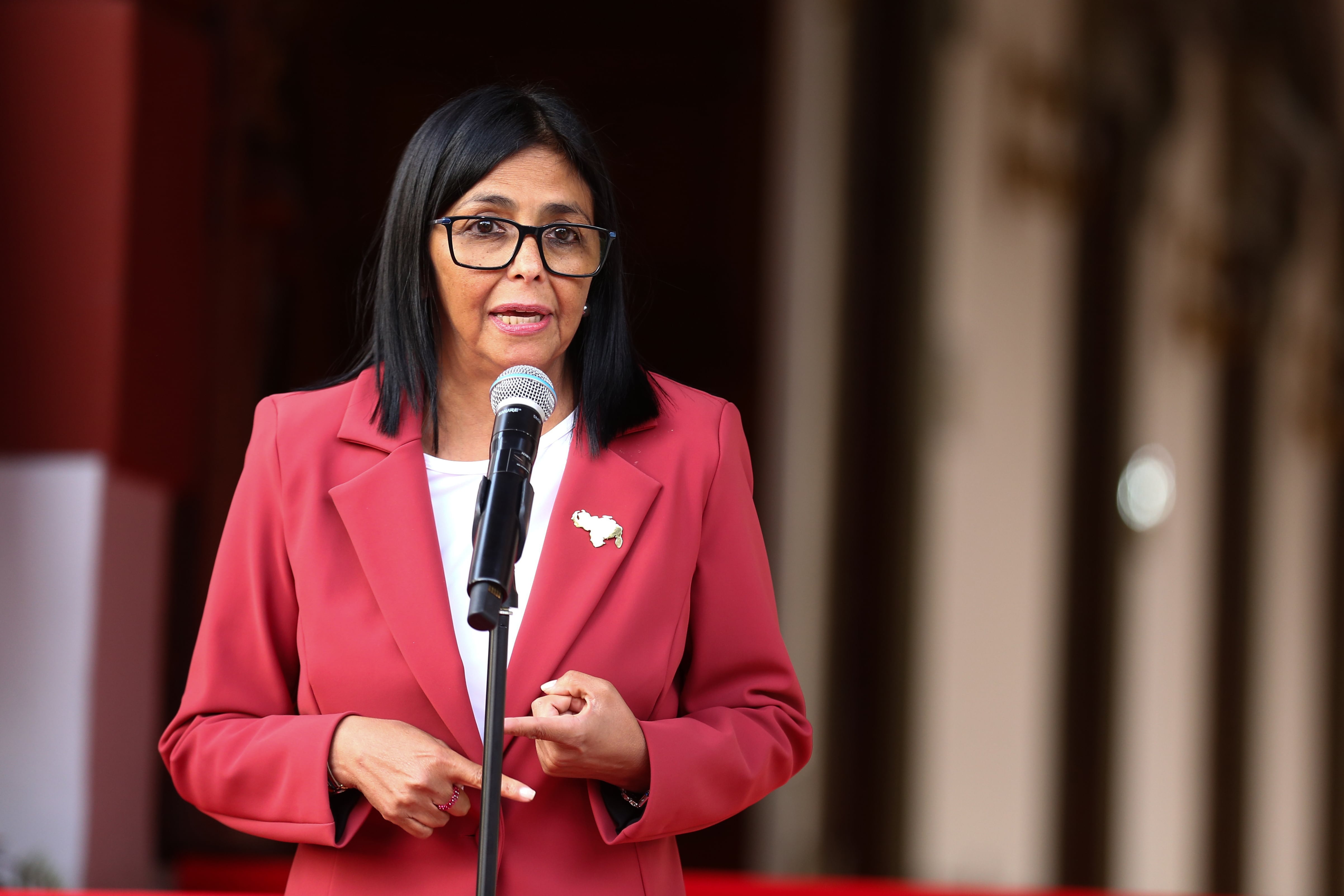 Delcy Rodríguez asegura en un foro en Miami que Venezuela ofrecerá “seguridad jurídica” a los inversores con independencia de “alternancias políticas”